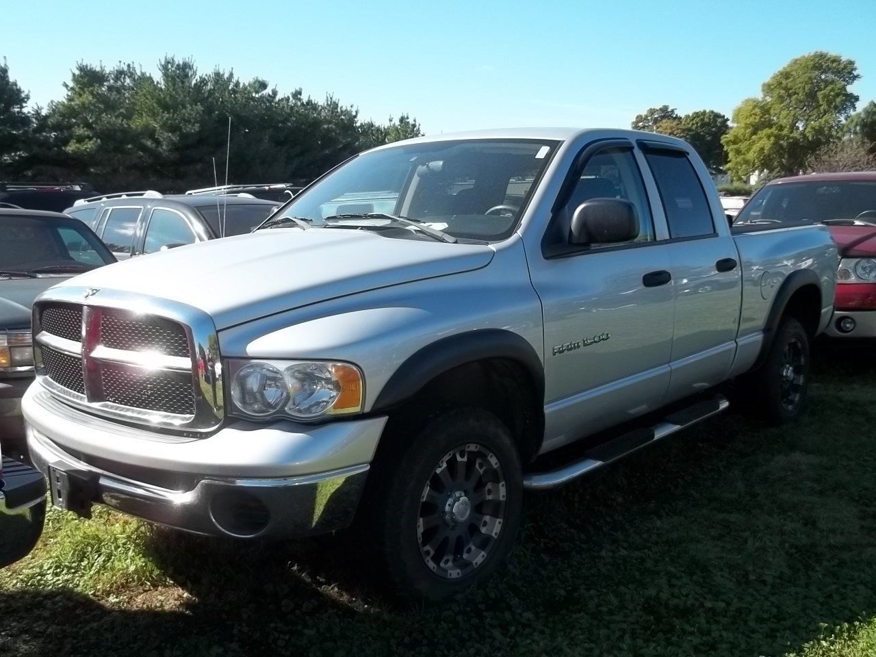2005 Dodge Ram 1500 SLT in Silver — front three-quarter view