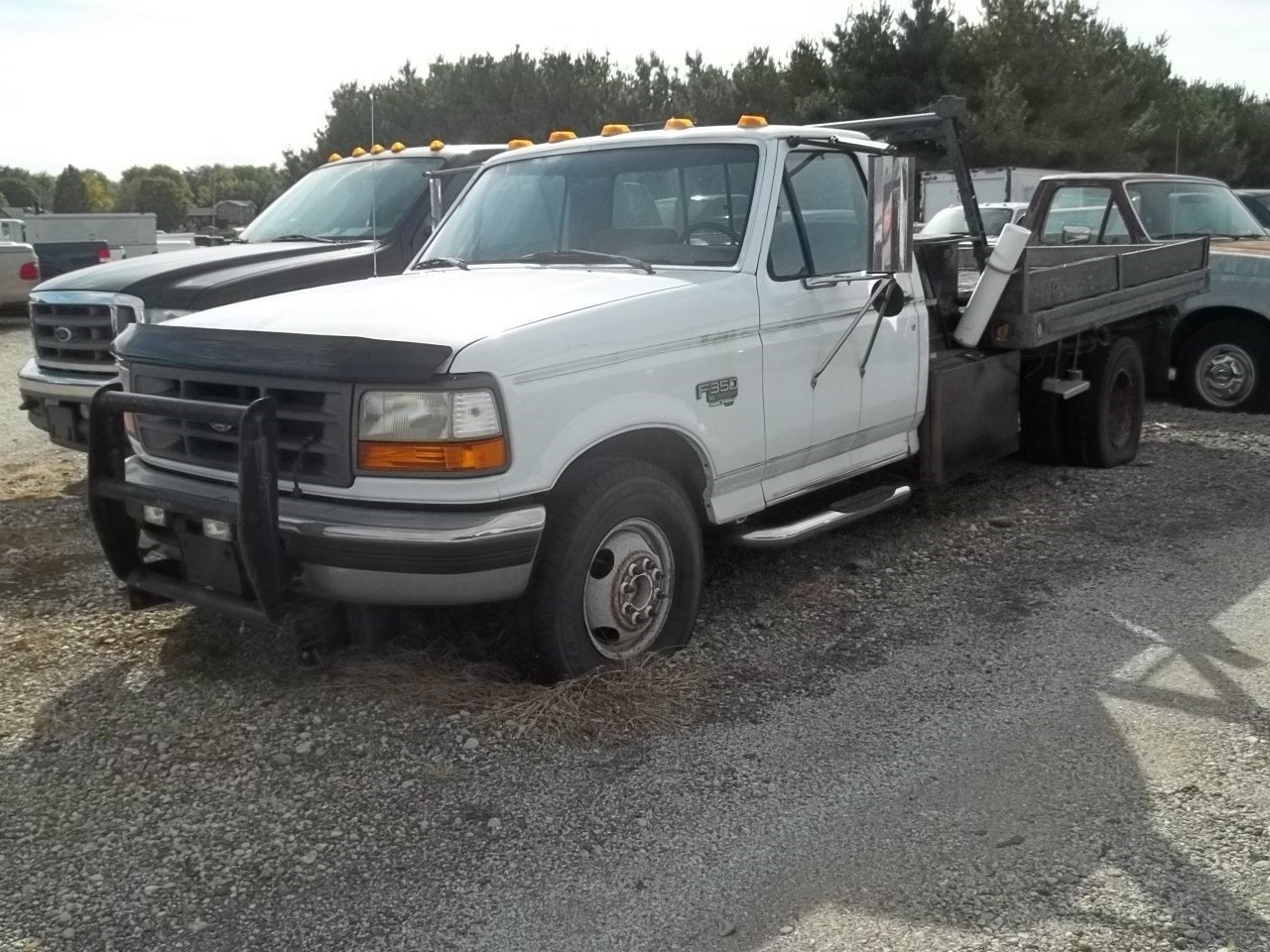 1997 Ford F-350 Chassis Cab Base in Oxford White — front three-quarter view