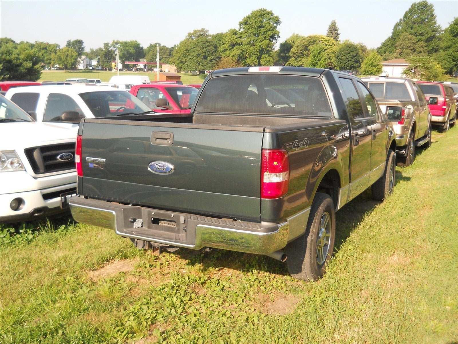 2006 Ford F-150 — rear three-quarter view