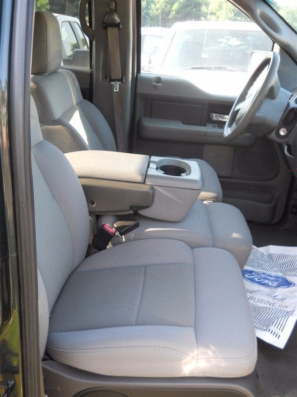2006 Ford F-150 — interior view
