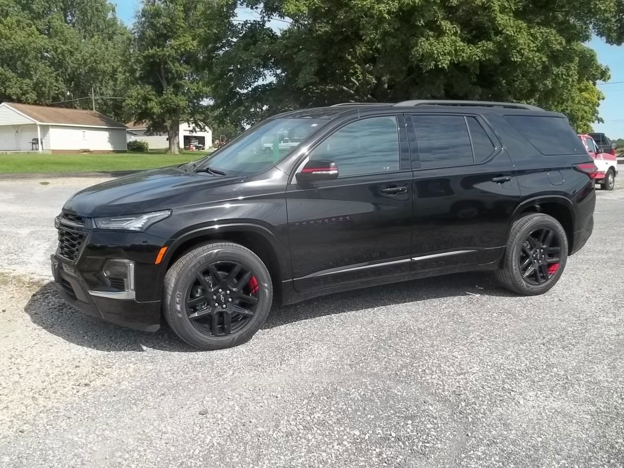 2022 Chevrolet Traverse Premier in Mosaic Black Metallic — front three-quarter view