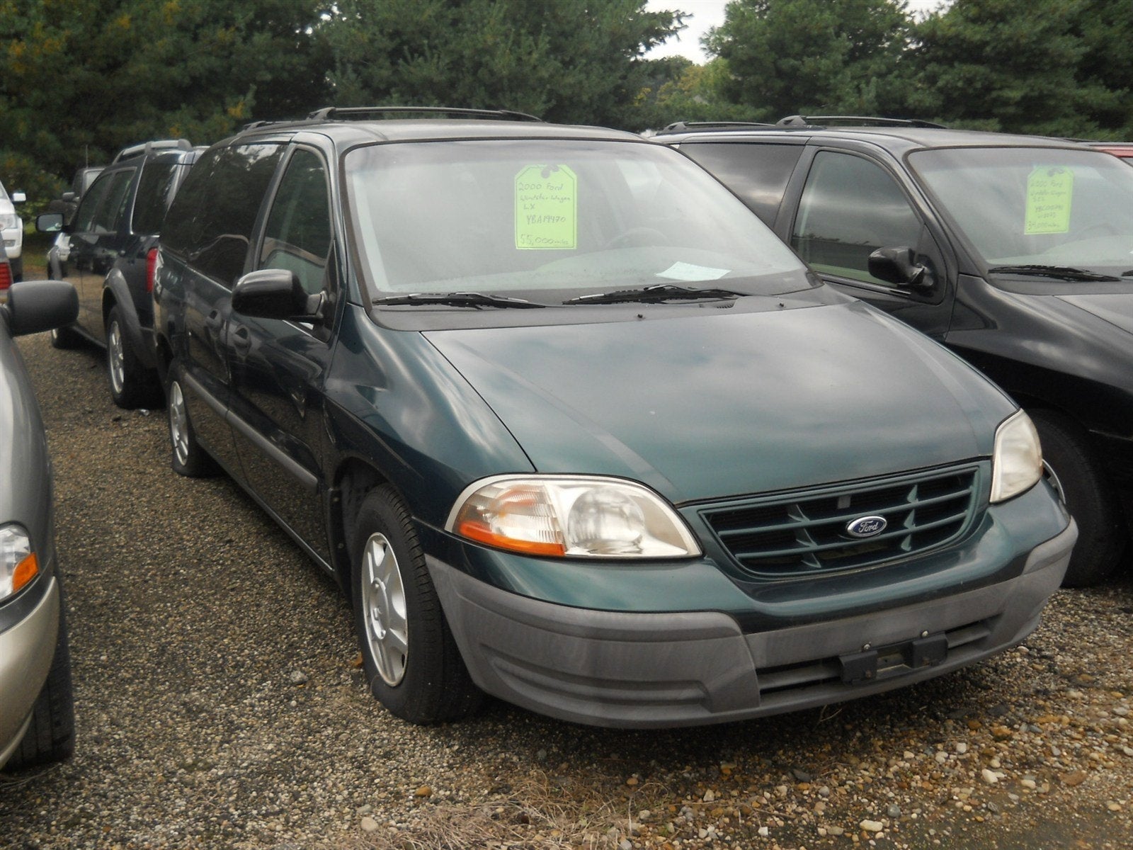 2000 Ford Windstar Wagon LX in Spruce Green Metallic — front three-quarter view